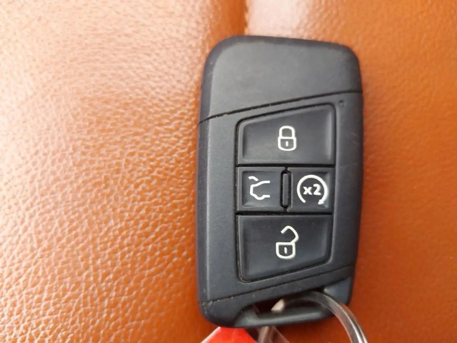 VW Tiguan Highline* 4motion* Fender* Подгреви* 360 - автомобили, коли, обяви за нови и употребявани 11