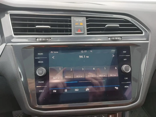 VW Tiguan Highline* 4motion* Fender* Подгреви* 360 - автомобили, коли, обяви за нови и употребявани 9