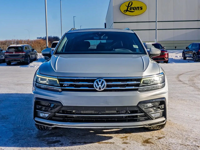 VW Tiguan * R-LINE* DISTRONIC* PANO* 360CAM* - автомобили, коли, обяви за нови и употребявани 1