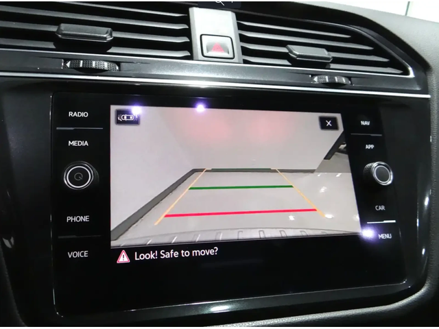 VW Tiguan R-LINE* HIGHLINE* BACK CAM* PANO* CARPLAY* - автомобили, коли, обяви за нови и употребявани 11