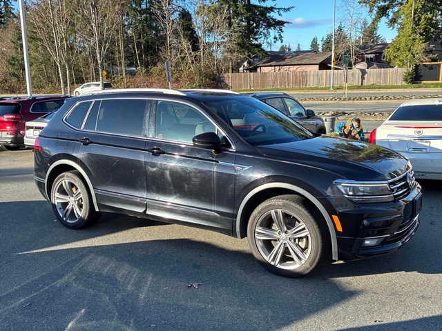 VW Tiguan R-Line* 4MOTION* Digital* Подгрев* Панорама* - автомобили, коли, обяви за нови и употребявани 3