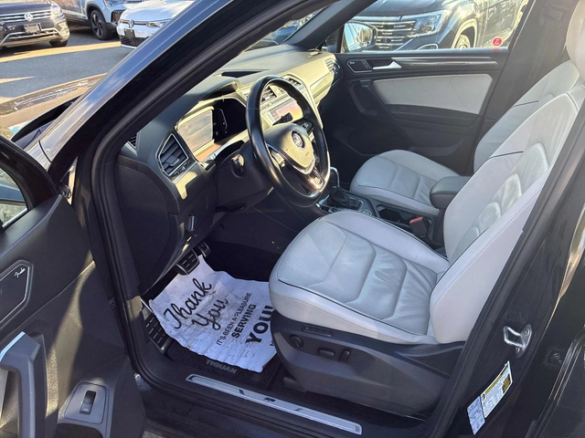 VW Tiguan R-Line* 4MOTION* Digital* Подгрев* Панорама* - автомобили, коли, обяви за нови и употребявани 5