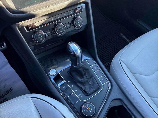 VW Tiguan R-Line* 4MOTION* Digital* Подгрев* Панорама* - автомобили, коли, обяви за нови и употребявани 9