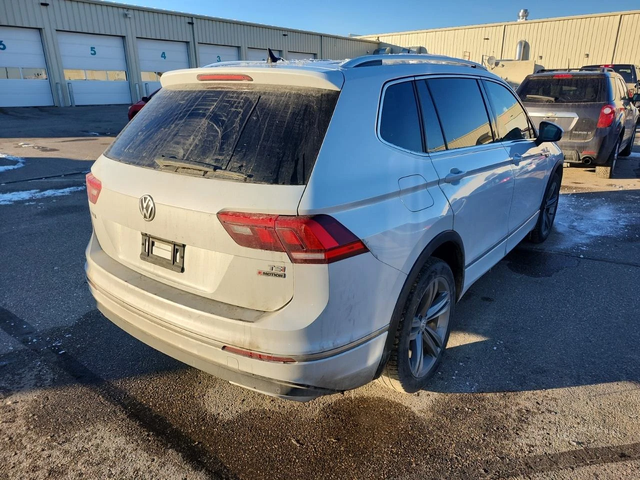 VW Tiguan R-line* Fender* 360* Carplay - автомобили, коли, обяви за нови и употребявани 2