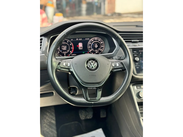 VW Tiguan HIGHLINE| PANO - автомобили, коли, обяви за нови и употребявани 8