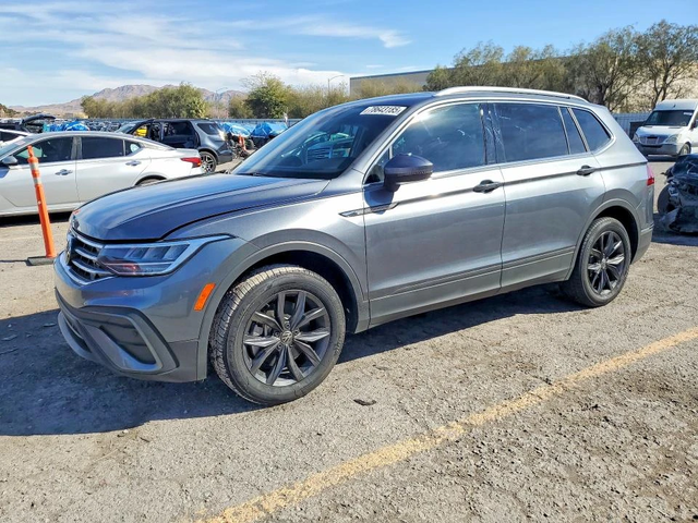 VW Tiguan SE* KEYLESS* CARPLAY* ДИГИТАЛНО* ТАБЛО - автомобили, коли, обяви за нови и употребявани 0