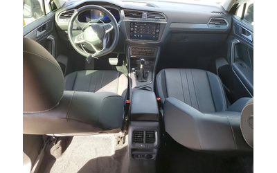 VW Tiguan SE* KEYLESS* CARPLAY* ДИГИТАЛНО* ТАБЛО - автомобили, коли, обяви за нови и употребявани 7