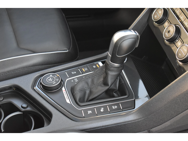 VW Tiguan 2.0ТDI* 190H.P* FULL- - автомобили, коли, обяви за нови и употребявани 11