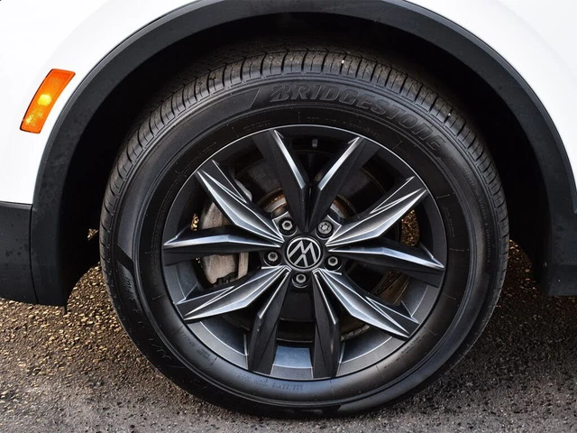 VW Tiguan АвтоКредит* (ЦЕНА ДО БГ) Comfortline 4Motion - автомобили, коли, обяви за нови и употребявани 4