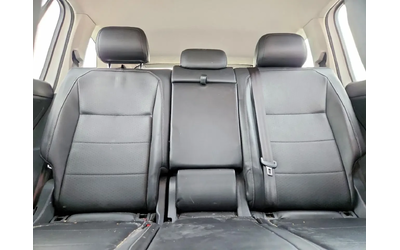 VW Tiguan SE - автомобили, коли, обяви за нови и употребявани 8