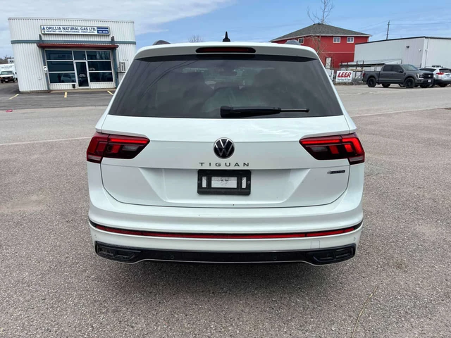 VW Tiguan Comfortline R Line Black Edition/ПАНОРАМА - автомобили, коли, обяви за нови и употребявани 4