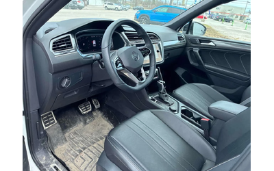 VW Tiguan Comfortline R Line Black Edition/ПАНОРАМА - автомобили, коли, обяви за нови и употребявани 6