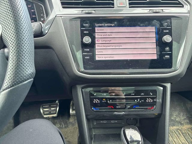 VW Tiguan Comfortline R Line Black Edition/ПАНОРАМА - автомобили, коли, обяви за нови и употребявани 8