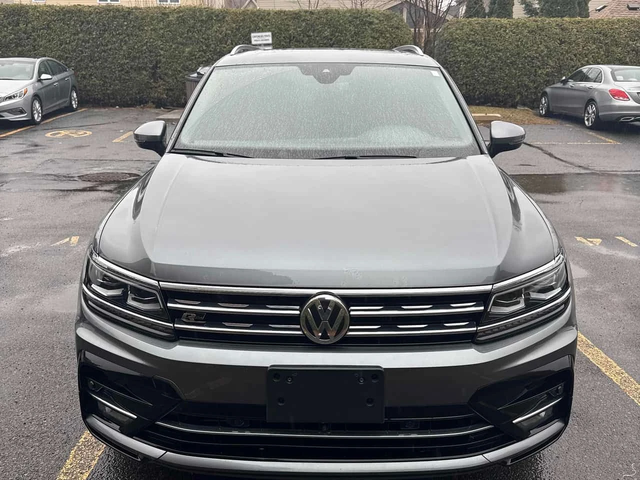 VW Tiguan | Highline R-DESIGN | LED | | PANO | Keyless - автомобили, коли, обяви за нови и употребявани 1