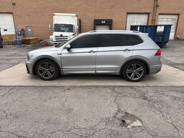VW Tiguan * Highline * CARFAX * 2 КЛЮЧА * FENDER * ПАНОРАМА - автомобили, коли, обяви за нови и употребявани 1