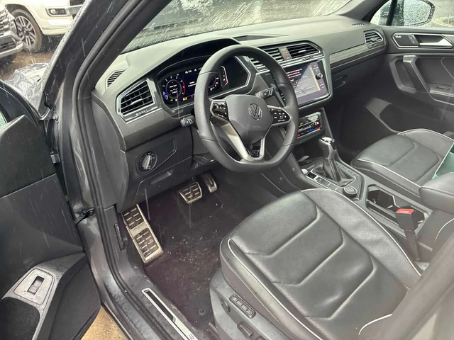 VW Tiguan Highline R Line| ПОДГРЕВ| ОБДУХ| КЛИПОВЕ| CARFAX - автомобили, коли, обяви за нови и употребявани 7