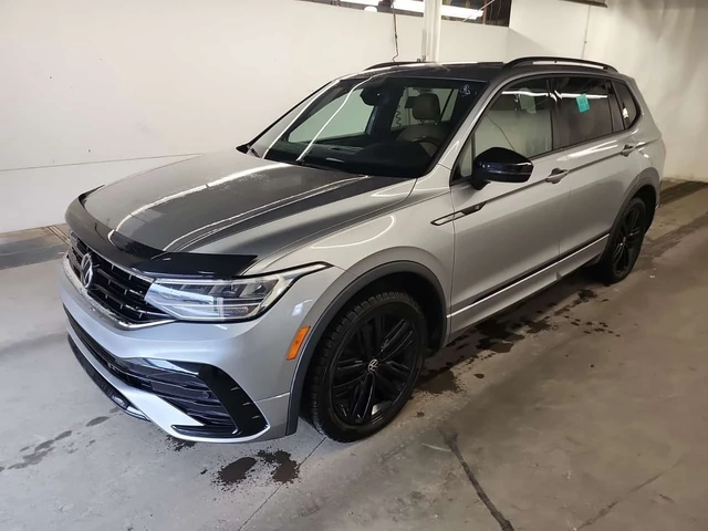 VW Tiguan COMFORTLINE R LINE BLACK EDITION - автомобили, коли, обяви за нови и употребявани 0
