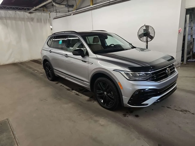 VW Tiguan COMFORTLINE R LINE BLACK EDITION - автомобили, коли, обяви за нови и употребявани 1