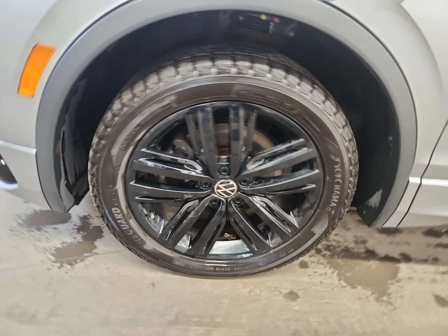 VW Tiguan COMFORTLINE R LINE BLACK EDITION - автомобили, коли, обяви за нови и употребявани 7
