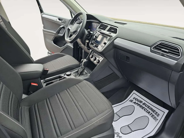 VW Tiguan * Trendline * CARFAX * 2 КЛЮЧА * ПОДГРЕВИ - автомобили, коли, обяви за нови и употребявани 16