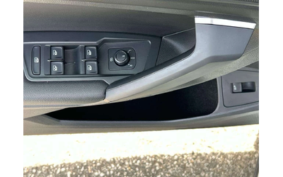 VW Tiguan RUBBER MATS | OWNERS MANUAL | WHEEL - автомобили, коли, обяви за нови и употребявани 12