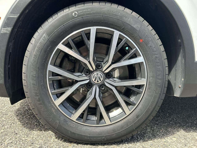 VW Tiguan RUBBER MATS | OWNERS MANUAL | WHEEL - автомобили, коли, обяви за нови и употребявани 9