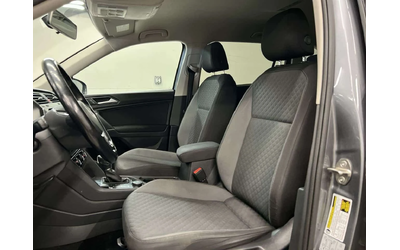VW Tiguan AWD | LOW KMS! | HTD SEATS | CARPLAY | ALLOYS | A/ - автомобили, коли, обяви за нови и употребявани 10