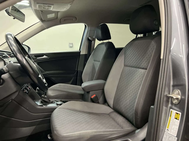 VW Tiguan AWD | LOW KMS! | HTD SEATS | CARPLAY | ALLOYS | A/ - автомобили, коли, обяви за нови и употребявани 10