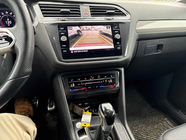 VW Tiguan | R Line Black Edition | CARFAX | ШИБЕДАХ | - автомобили, коли, обяви за нови и употребявани 8