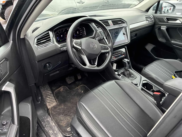VW Tiguan * COMFORTLINE * 2 КЛЮЧА* KEYLESS* PANO* ПОДГРЕВ* - автомобили, коли, обяви за нови и употребявани 4