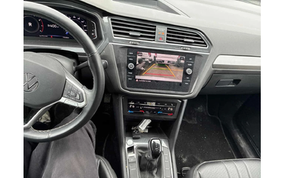 VW Tiguan * COMFORTLINE * 2 КЛЮЧА* KEYLESS* PANO* ПОДГРЕВ* - автомобили, коли, обяви за нови и употребявани 8