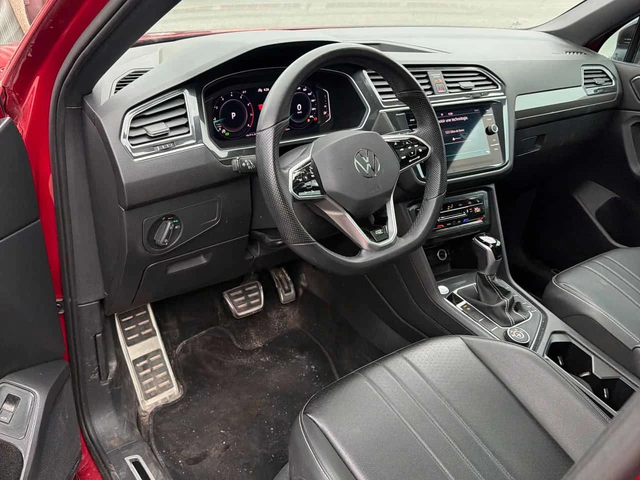 VW Tiguan | R Line Black Edition | 2.0L | LED | КОЖА | - автомобили, коли, обяви за нови и употребявани 6