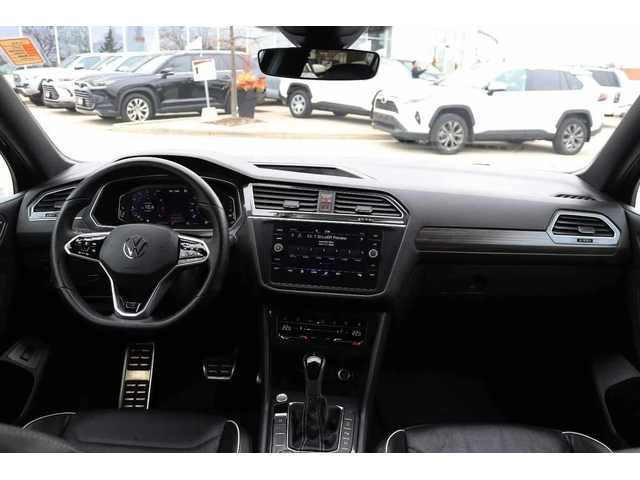 VW Tiguan | Highline R Line | 360 | PANO | ОБДУХВАНЕ - автомобили, коли, обяви за нови и употребявани 8