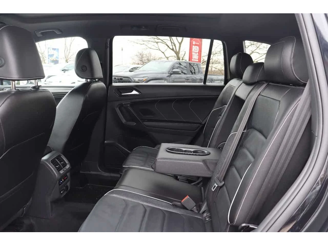 VW Tiguan | Highline R Line | 360 | PANO | ОБДУХВАНЕ - автомобили, коли, обяви за нови и употребявани 9