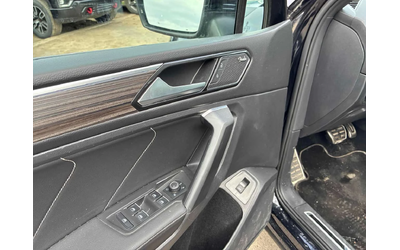 VW Tiguan Highline R Line /360/DIS/FENDER - автомобили, коли, обяви за нови и употребявани 11