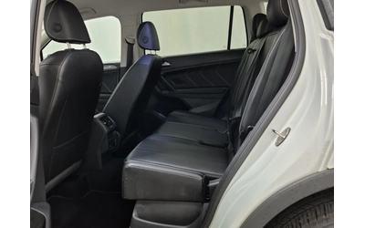 VW Tiguan Comfortline * CARFAX - автомобили, коли, обяви за нови и употребявани 9