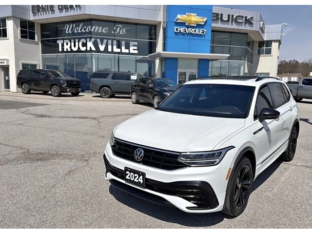 VW Tiguan COMFORTLINE R LINE * ПАНОРАМА * 7 МЕСТЕН * CARFAX - автомобили, коли, обяви за нови и употребявани 0