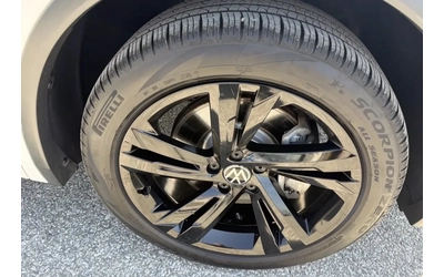 VW Tiguan COMFORTLINE R LINE * ПАНОРАМА * 7 МЕСТЕН * CARFAX - автомобили, коли, обяви за нови и употребявани 10