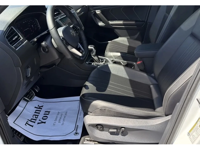 VW Tiguan COMFORTLINE R LINE * ПАНОРАМА * 7 МЕСТЕН * CARFAX - автомобили, коли, обяви за нови и употребявани 3
