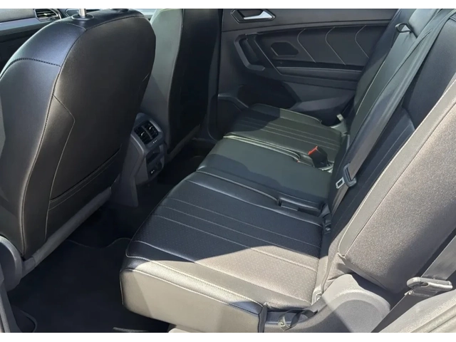 VW Tiguan COMFORTLINE R LINE * ПАНОРАМА * 7 МЕСТЕН * CARFAX - автомобили, коли, обяви за нови и употребявани 7