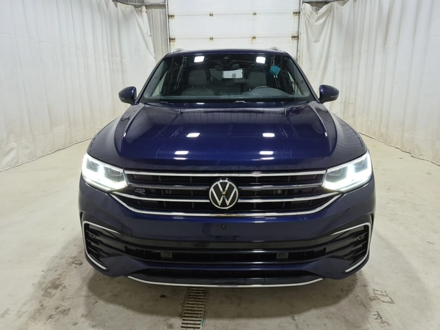 VW Tiguan HIGHLINE R-LINE/AWD/Pano/Camera/2 Комплекта джанти - автомобили, коли, обяви за нови и употребявани 2
