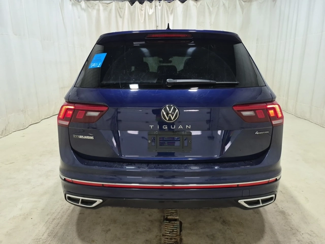VW Tiguan HIGHLINE R-LINE/AWD/Pano/Camera/2 Комплекта джанти - автомобили, коли, обяви за нови и употребявани 5