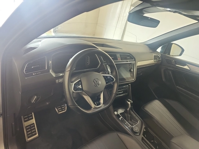 VW Tiguan COMFORTLINE R-LINE BLACK EDITION/AWD/Pano - автомобили, коли, обяви за нови и употребявани 11
