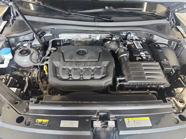VW Tiguan COMFORTLINE R-LINE BLACK EDITION/AWD/Pano - автомобили, коли, обяви за нови и употребявани 14