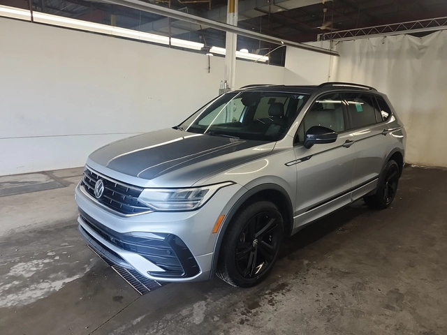 VW Tiguan COMFORTLINE R-LINE BLACK EDITION/AWD/Pano - автомобили, коли, обяви за нови и употребявани 1