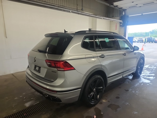 VW Tiguan COMFORTLINE R-LINE BLACK EDITION/AWD/Pano - автомобили, коли, обяви за нови и употребявани 4