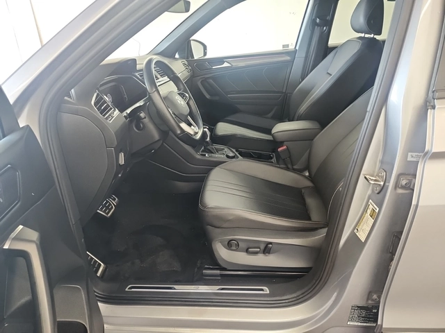 VW Tiguan COMFORTLINE R-LINE BLACK EDITION/AWD/Pano - автомобили, коли, обяви за нови и употребявани 8