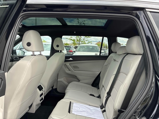VW Tiguan Highline R-Line * CARFAX * АВТО КРЕДИТ * - автомобили, коли, обяви за нови и употребявани 9