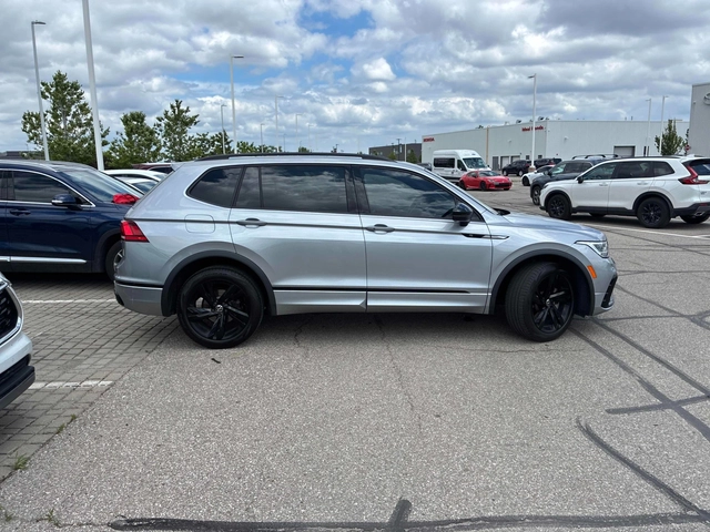 VW Tiguan Comfortline R-Line Black Edition * CARFAX - автомобили, коли, обяви за нови и употребявани 3