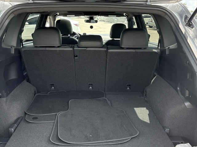 VW Tiguan Comfortline R-Line Black Edition * CARFAX - автомобили, коли, обяви за нови и употребявани 5
